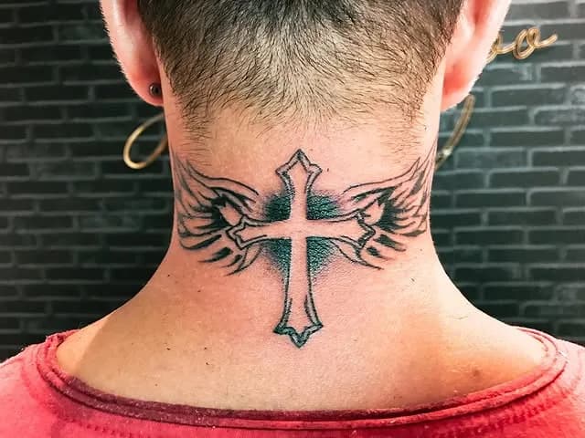 Tatuagem estilo Blackwork feita por Jeff Tattoo — estúdio de tatuagem em Gaspar, SC