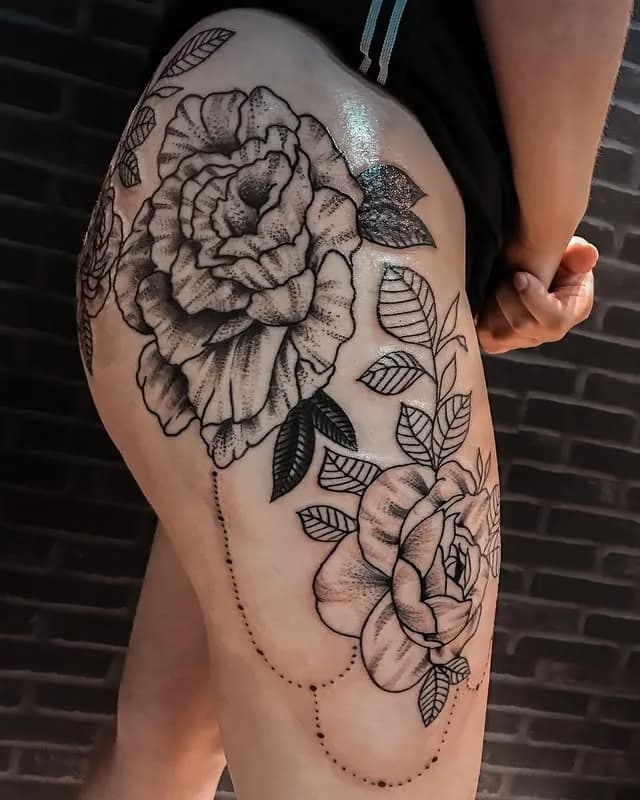 Tatuagem estilo Blackwork feita por Jeff Tattoo — estúdio de tatuagem em Gaspar, SC