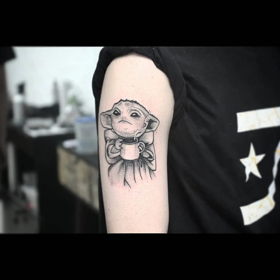 Tatuagem estilo Blackwork feita por Jeff Tattoo — estúdio de tatuagem em Gaspar, SC