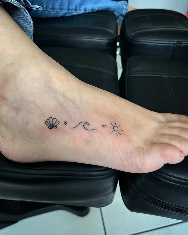 Tatuagem estilo Fineline feita por Jeff Tattoo — estúdio de tatuagem em Gaspar, SC